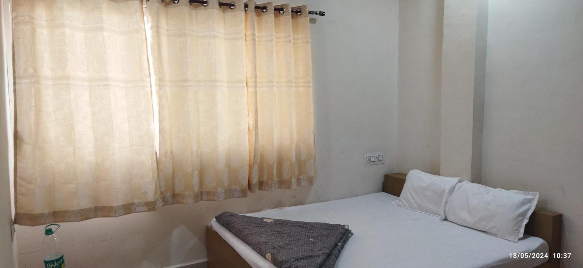 Shree Gajlaxmi Hotel Walking Distance From Mahakaleswar 우자인 외부 사진